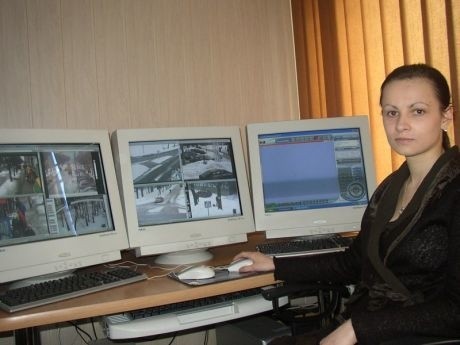 Agnieszka Bortniczuk od dwóch miesięcy obsługuje system monitoringu