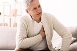 Silny ból w klatce piersiowej i gorączka? To może być diabelska grypa. Poznaj objawy i przebieg choroby bornholmskiej