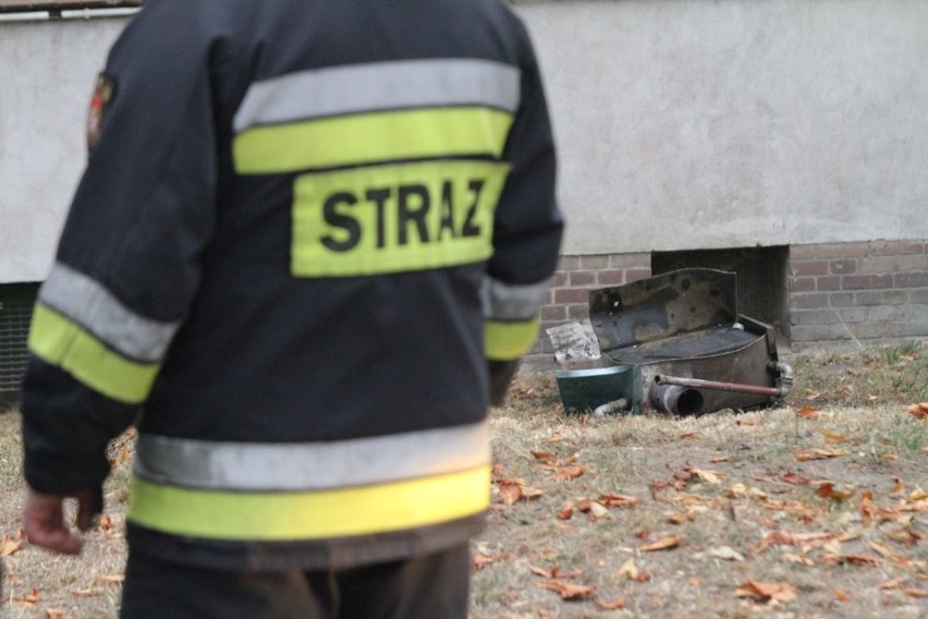 Wrocław: Wybuch pieca w bloku na Mieleckiej. Trzy osoby są ranne. W tym dziecko