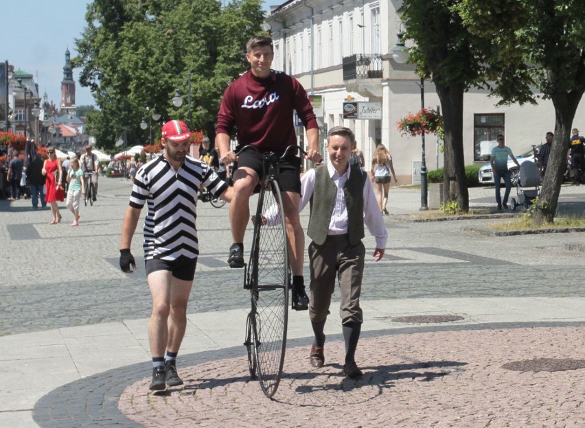 Radomskie Towarzystwo Retrocyklistów zorganizowało Festyn Retro Rowerowy w Radomiu