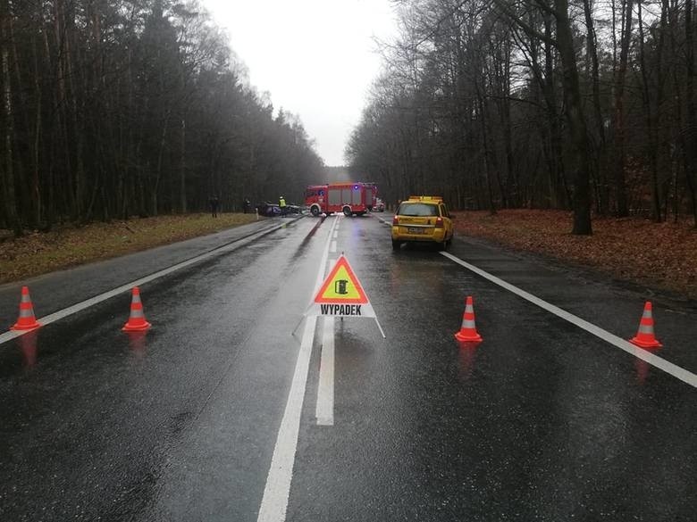 Dębica: Wypadek na drodze krajowej nr 6. Zderzyły się dwa samochody [ZDJĘCIA]