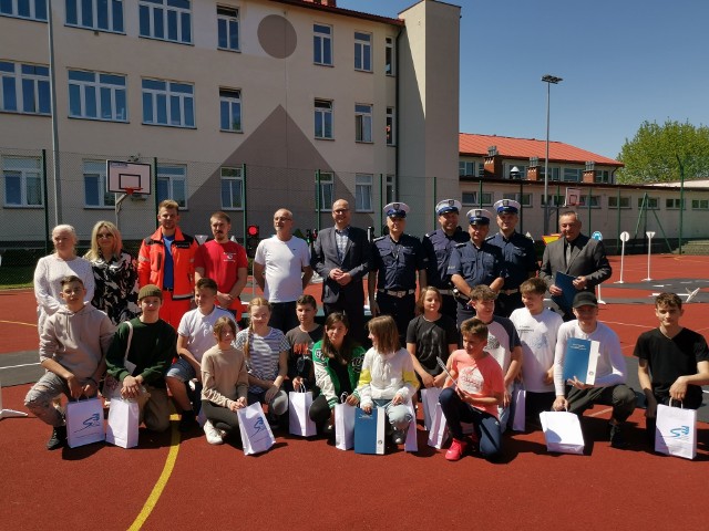 W Sandomierzu zakończyły się powiatowe eliminacje XLIII edycji Ogólnopolskiego Turnieju Wiedzy Bezpieczeństwa w Ruchu Drogowym dla uczniów szkół podstawowych z terenu powiatu Sandomierskiego.