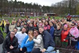 Marsz po zdrowie w Zielonym Lesie w Żarach. Mieszkańców poprowadzili Filip Chajzer i Leszek Klimas