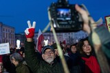 Solidarnie z sędziami - manifestacje na krakowskim Rynku Głównym [ZDJĘCIA]