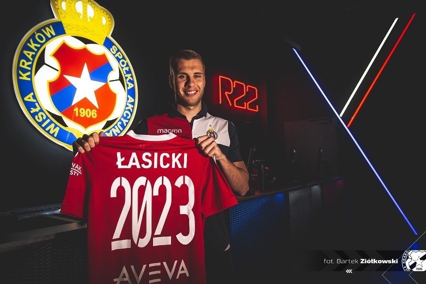 Po trzech latach Łasicki pożegnał się z Pogonią Szczecin i...