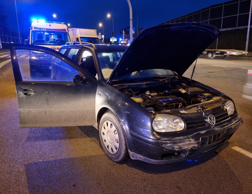 Wypadek w Przemyślu. W zderzeniu volkswagena z fiatem poszkodowane zostały dwie osoby [ZDJĘCIA]