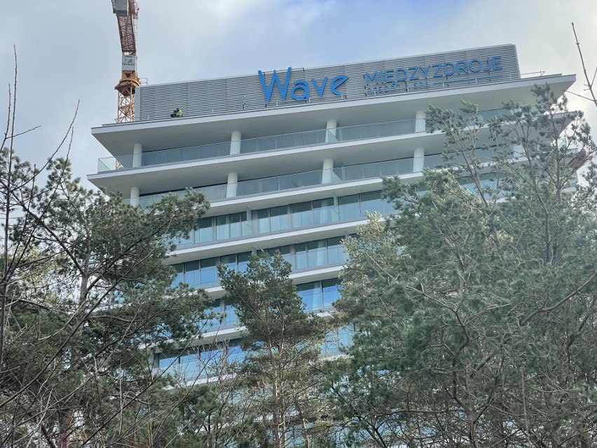 Wave Międzyzdroje Resort & Spa. Sprawdzamy, co słychać na budowie. Czy zostaną dobudowane kolejne piętra? [ZDJĘCIA]