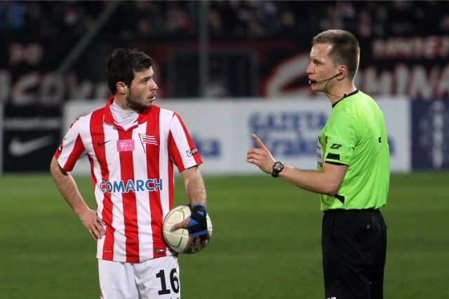 Sędzia Bartosz Frankowski podczas meczu Cracovia - Widzew Łódź (2014)