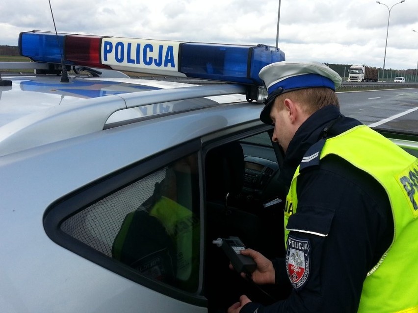Świebodzińscy policjanci na drodze S3 zatrzymali mężczyznę,...