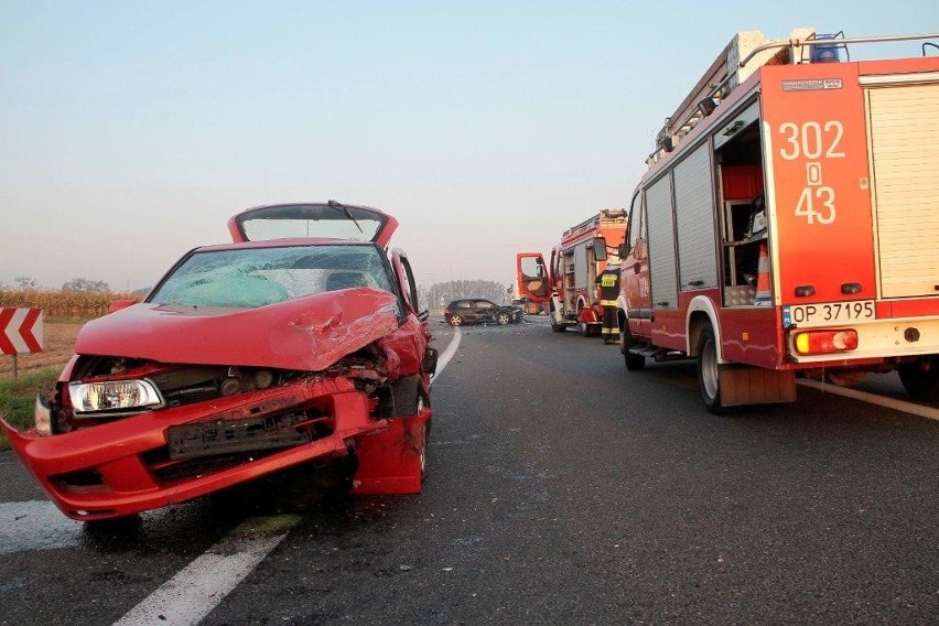 Wypadek we Wrzoskach na skrzyżowaniu dróg krajowych 46 i 94.