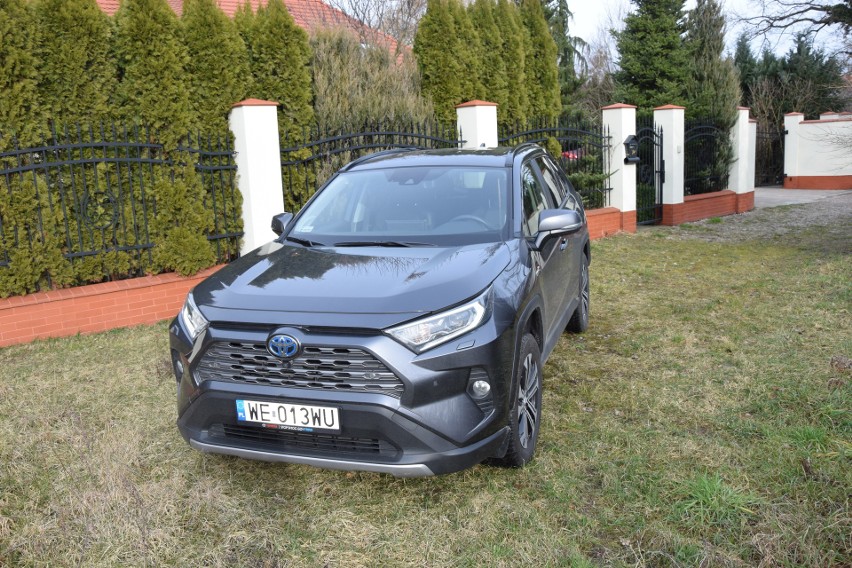 Toyota deklaruje, że RAV4 2.5 Hybrid o łącznej mocy 222 KM i...