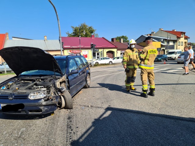 Dwa samochody zderzyły sie na ulicy Slowackiego w Skaryszewie.