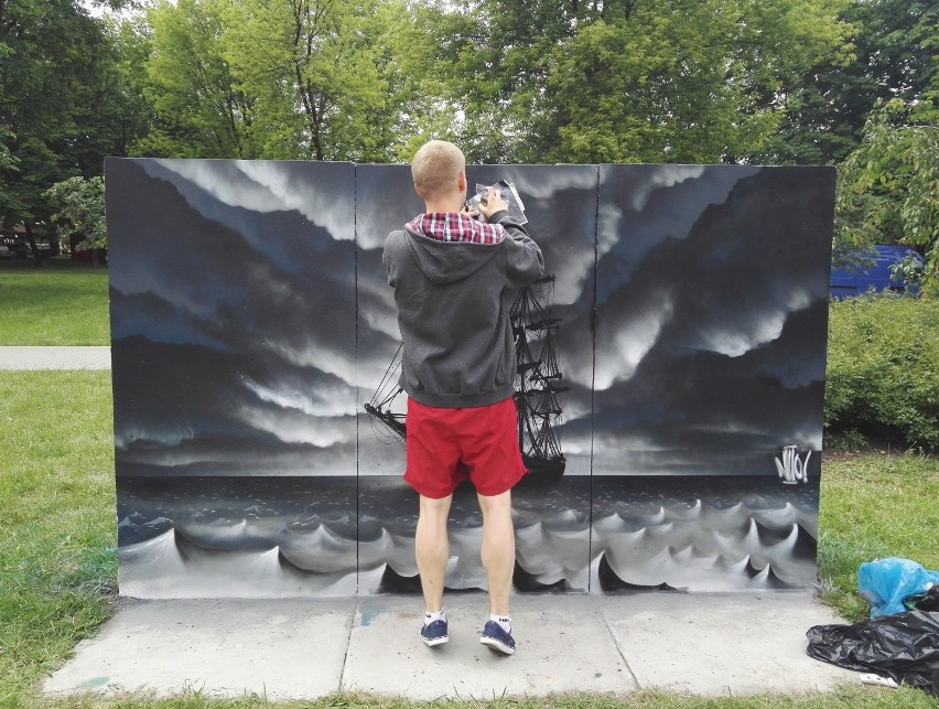 Przechadzając się parkiem na Dolnej Syberce w Będzinie, nie...