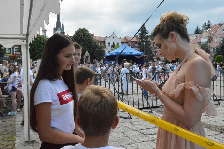 Myślenice. Nawet deszcz nie zdołał przeszkodzić w pomaganiu! Zebrano...