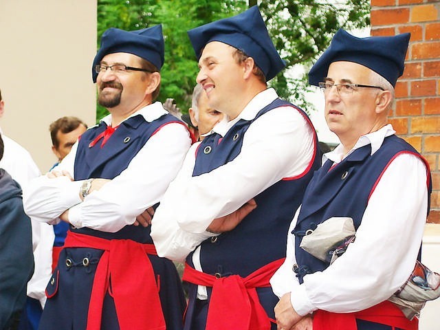 Na zdjęciu członkowie zespołu folklorystycznego ze Złotnik Kujawskich, który też wystąpi w Wierzchosławicach