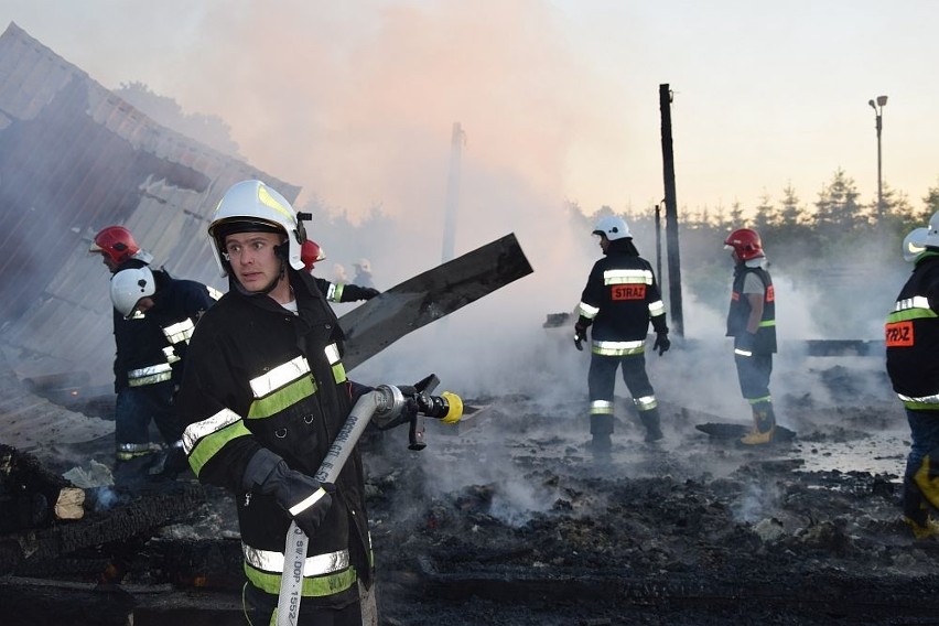 Gdy strażacy przyjechali na miejsce, pożar już "szalał". O...