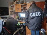 Mieszkaniec powiatu radomskiego z zarzutami posiadania i rozpowszechniania treści pornograficznych z udziałem nieletnich