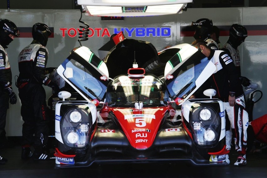 Toyota TS050 Hybrid...