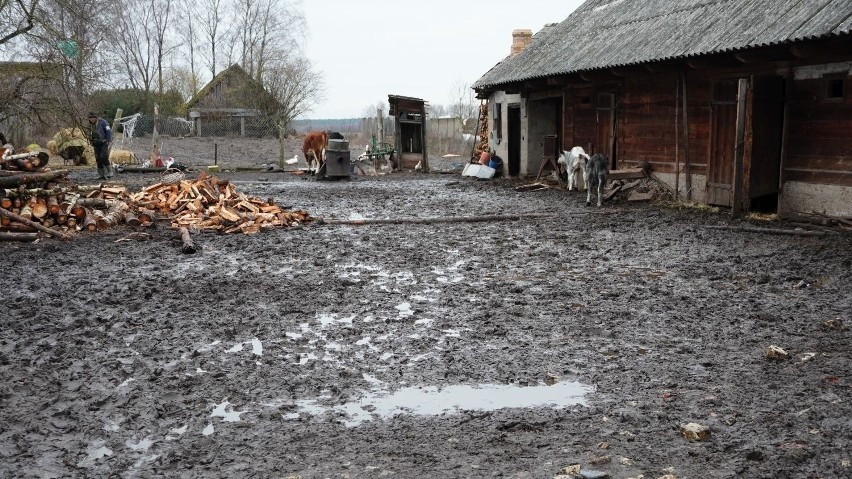 Rolnicy. Podlasie. Tak wyglądał Gienek Onopiuk zanim stał...