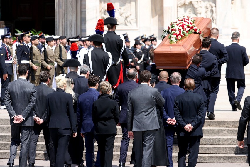 Włochy. W Mediolanie odbyły się uroczystości pogrzebowe Silvio Berlusconiego: „Był człowiekiem pragnienia życia”