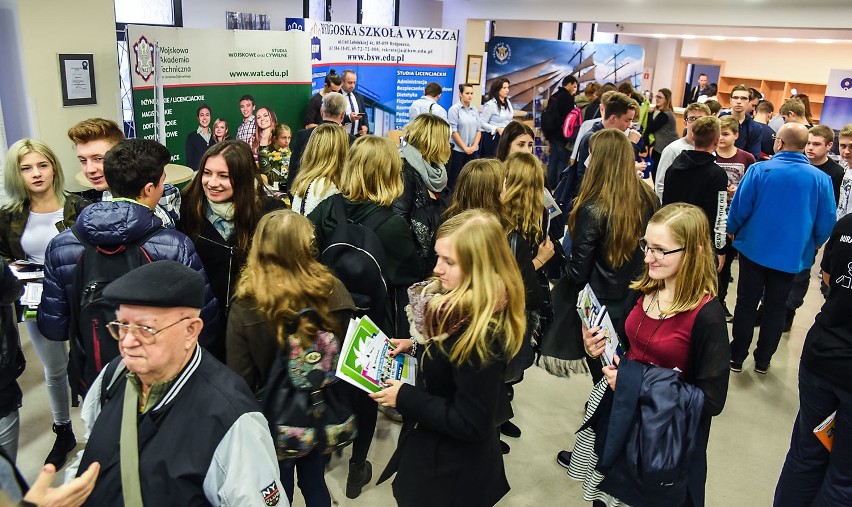 Bydgoszcz: Aż 800 młodych ludzi odwiedziło Targi Edukacyjne Akademia Wiedzy