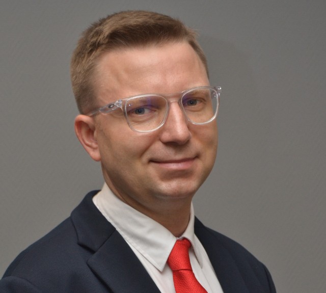 Profesor Krzysztof Czyżewski od samego początku swojej pracy zawodowej jest związany z Kliniką Pediatrii Hematologii i Onkologii w szpitalu Jurasza w Bydgoszczy.