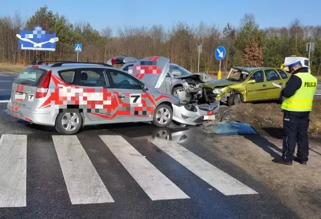 Do wypadku doszło na krzyżówkach gielniowskich w kierunku miejscowości Rozwady.