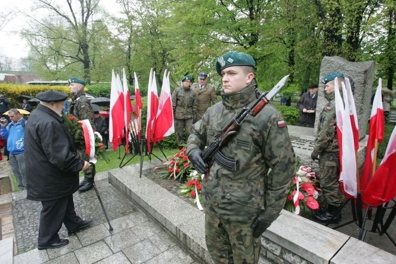 Wrocław: Uczcili uchwalenie Konstytucji 3 Maja (ZDJĘCIA)