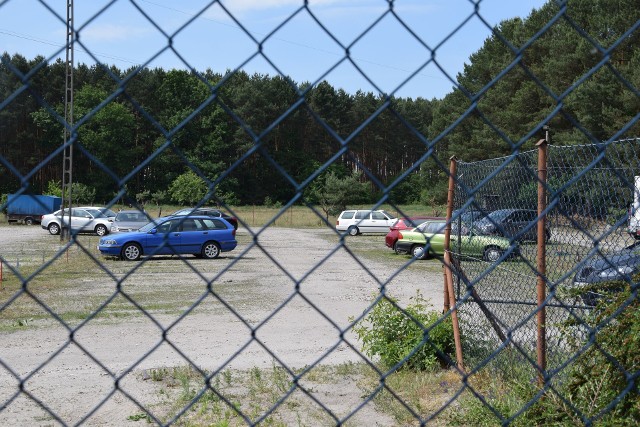 - To był przypadek, że tutaj skręcili – mówi świadek porannej strzelaniny, pokazując strzeżony parking przy ul. Jana Pawła II w Nowej Soli. To tutaj ok. 9 rano rozegrały się sceny jak z filmu sensacyjnego.