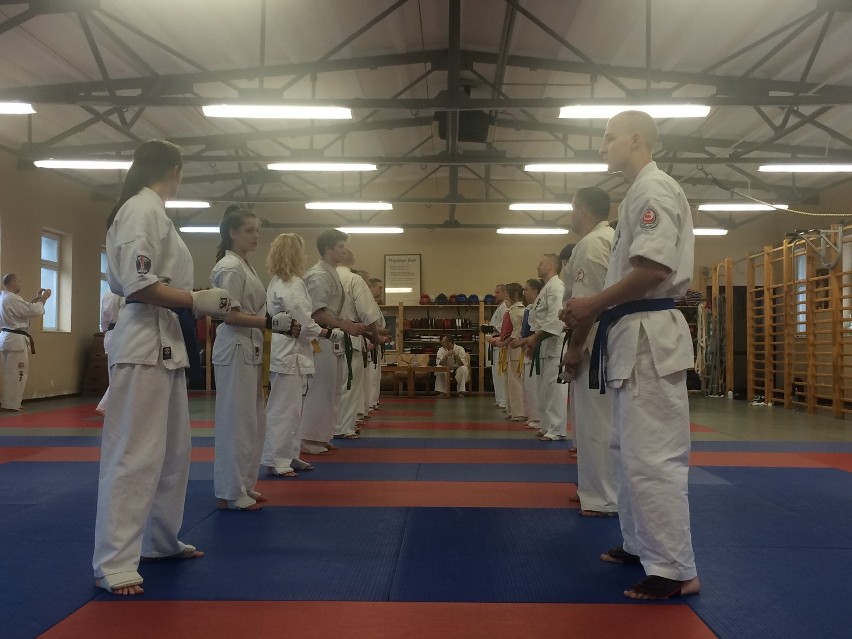 Tercet szydłowieckich karateków zdał egzaminy na wyższe stopnie uczniowskie
