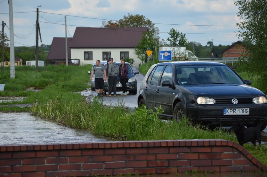 Potężna ulewa przeszła nad częścią gminy Proszowice [ZDJĘCIA]