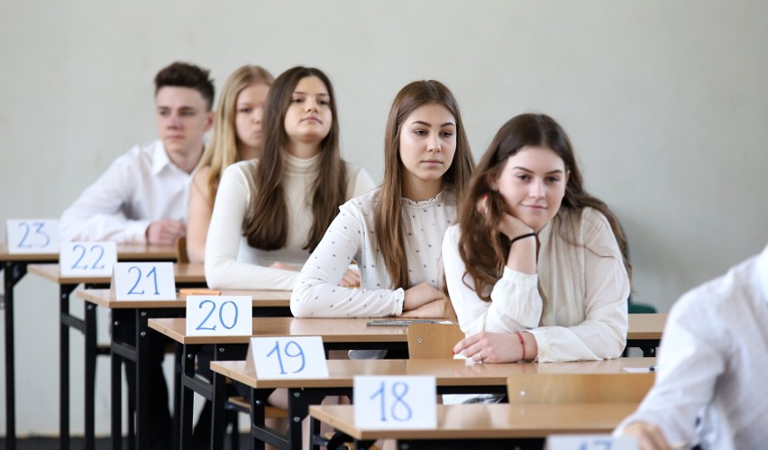 EGZAMIN GIMNAZJALNY 2018. Język ANGIELSKI PODSTAWOWY...