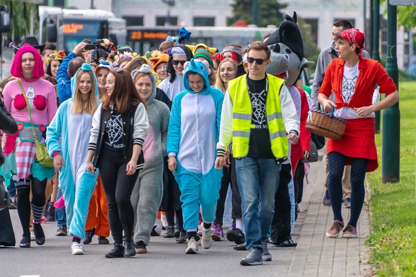 Nowy Sącz. Pochód studentów przeszedł ulicami miasta. Wilkonalia rozpoczęte [ZDJĘCIA]
