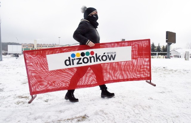 Na terenie Wojewódzkiego Ośrodka Sportu i Rekreacji w Zielonej Górze Drzonkowie powstało lodowisko. Pojeździmy tu na łyżwach już od soboty, 13 lutego.