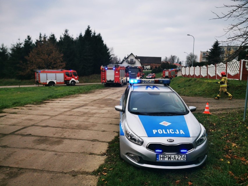 W Biesiekierzu w powiecie koszalińskim samochód uderzył w...