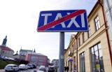 Darmowe parkingi w centrum Lublina. Na postojach dla taksówek można bezkarnie się zatrzymywać. Ratusz nie wymienił znaków