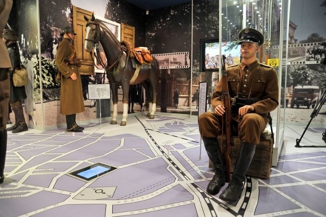 Na nowej stałej wystawie Muzeum Wojska "Między dwiema wojnami&#8221; prezentowane są oryginalne mundury, uzbrojenie i wyposażenie żołnierzy