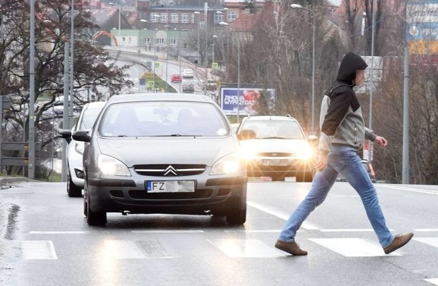 Przejście przy ulicy Sulechowskiej jest jednym z najbardziej niebezpiecznych miejsc w Zielonej Górze