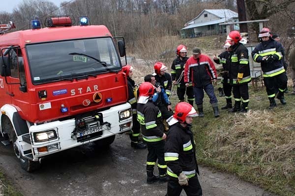 Samochód utopil sie w Wiśle w Tarnobrzegu...