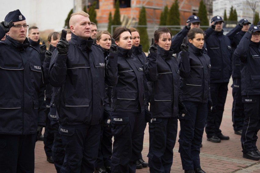 Ślubowanie 52 nowy policjantów w Komendzie Wojewódzkiej Policji w Bydgoszczy