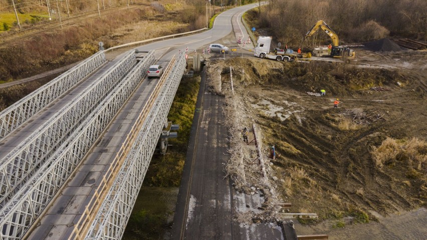 Nowy Sącz. Twa wyburzanie starego mostu na rzece Kamienicy przy ul. Kamiennej. Zobacz zdjęcia z drona