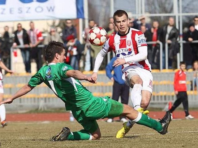 Piłkarze Resovii zagrają u siebie ze Stomilem Olsztyn.