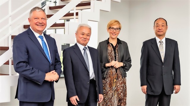 Nippon Seiki zainwestuje 80 mln zł w ŁSSE w Ksawerowie. Umowa dotycząca tej inwestycji podpisali przedstawiciele japońskiej firmy i zarządu ŁSSE.