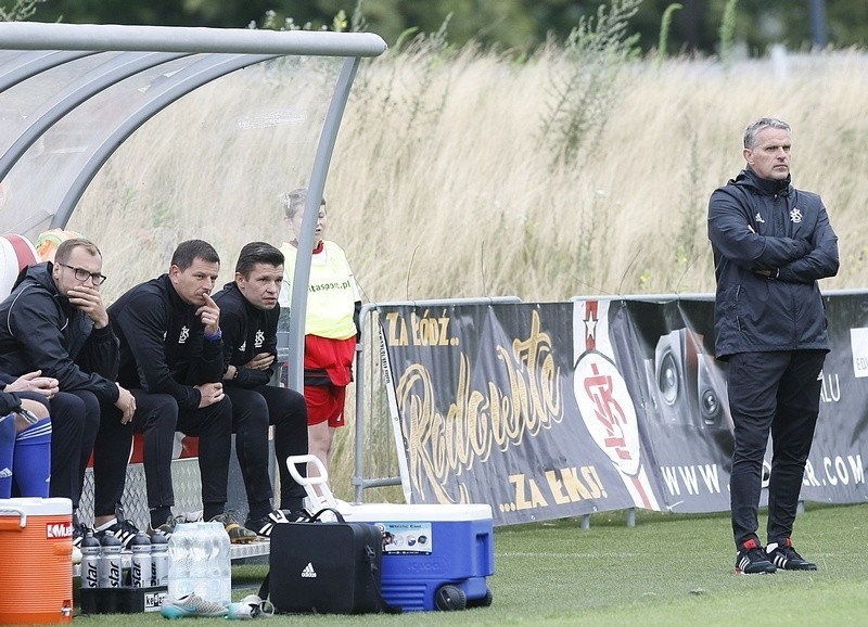 Piłkarska I liga.  Jedna trybuna  i ciemności zmorą ŁKS!