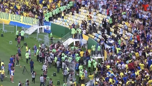 Podczas meczu Brazylia - Argentyna (0:1) kwalifikacji mundialu 2026 na Maracanie w Rio de Janeiro doszło do zamieszek kibiców