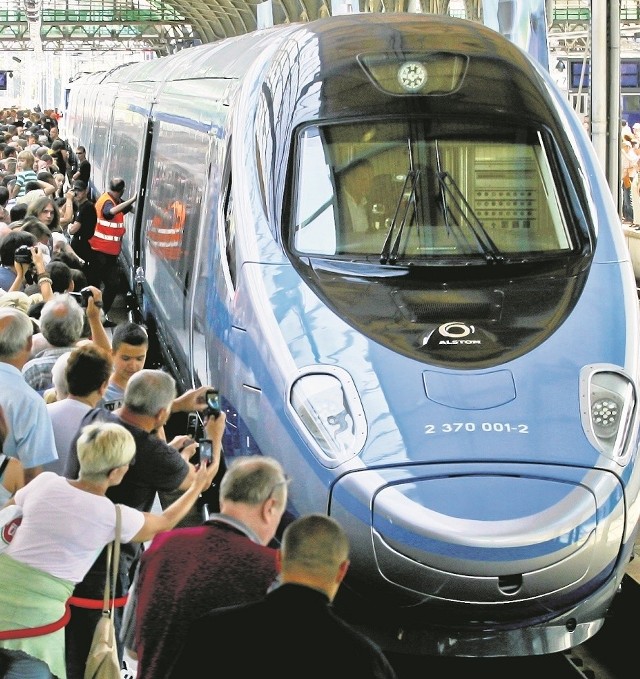 Pendolino z Wrocławia do Warszawy będzie się zatrzymywać tylko w Opolu, Lublińcu (jedna para) i Częstochowie