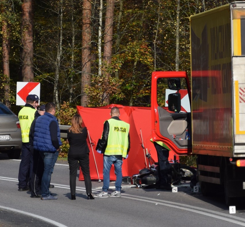 Tragiczny wypadek na DK21. Motocyklista uderzył w...