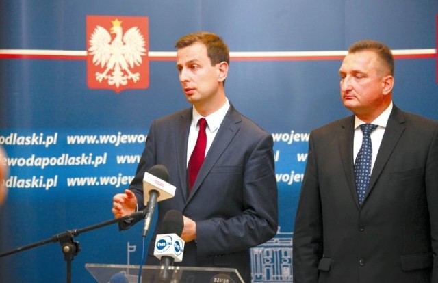 Władysław Kosiniak-Kamysz (z lewej) uczestniczył w poniedziałek w konferencji na temat przeciwdziałaniu wykluczenia społecznego młodych ludzi. Obok Wojciech Dzierzgowski, wicewojewoda podlaski. 