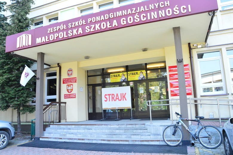 Powiat krakowski. Strajk trwa, a samorządowcy zastanawiają się czy zapłacić uczestnikom tej akcji