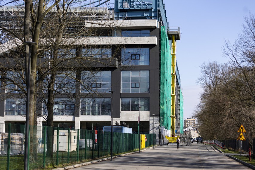 Ogromne zmiany na stadionie Wisły. Zobacz, jak pięknieje symbol brutalizmu ZDJĘCIA